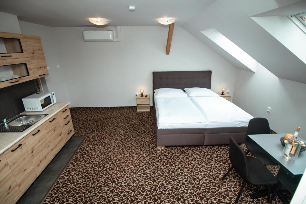 Hotel Brixen Prague Exterior photo