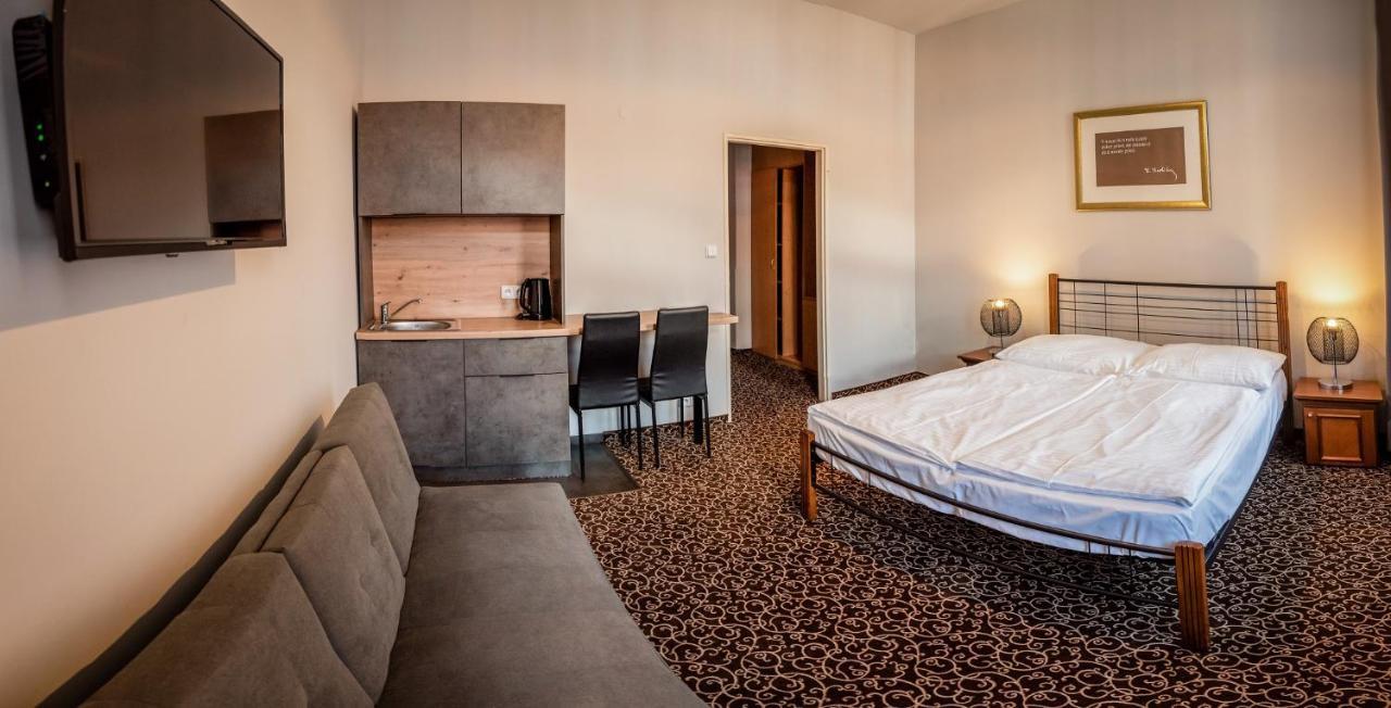 Hotel Brixen Prague Exterior photo